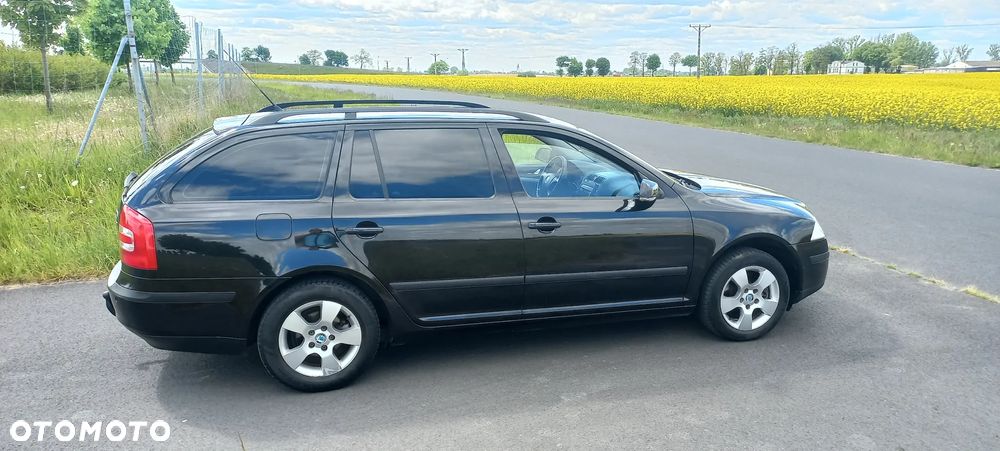 Skoda Octavia 1.6 Ambiente - 17