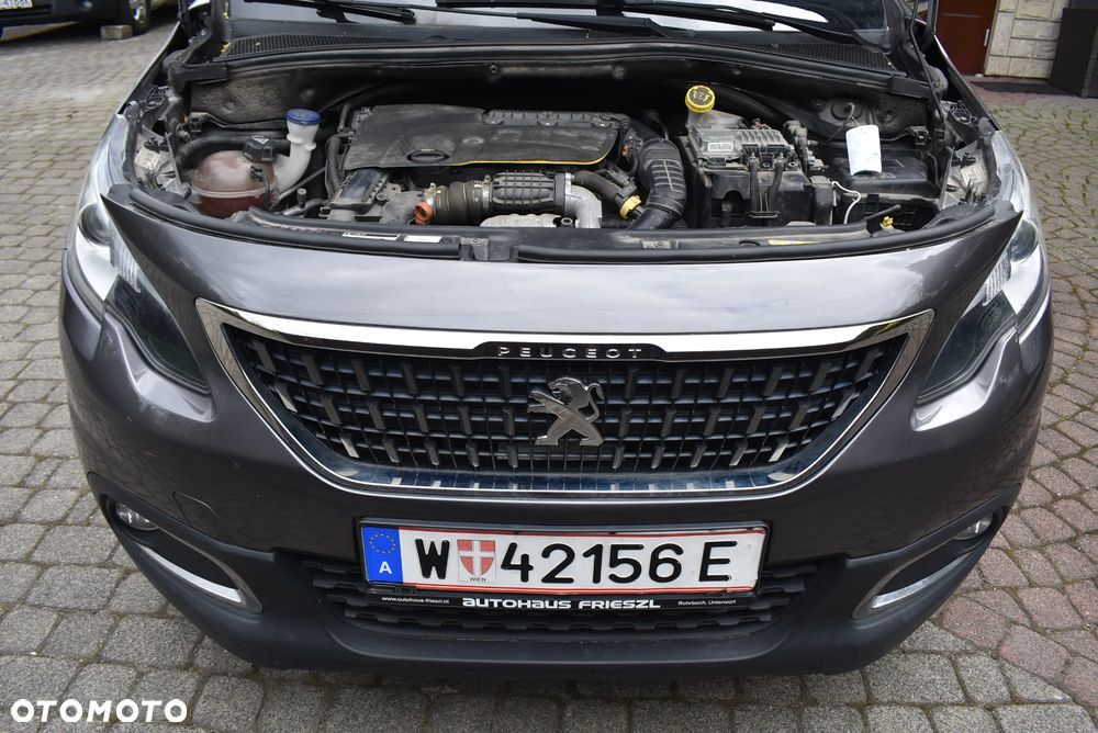 Peugeot 2008 1.6 BlueHDi Style - 32