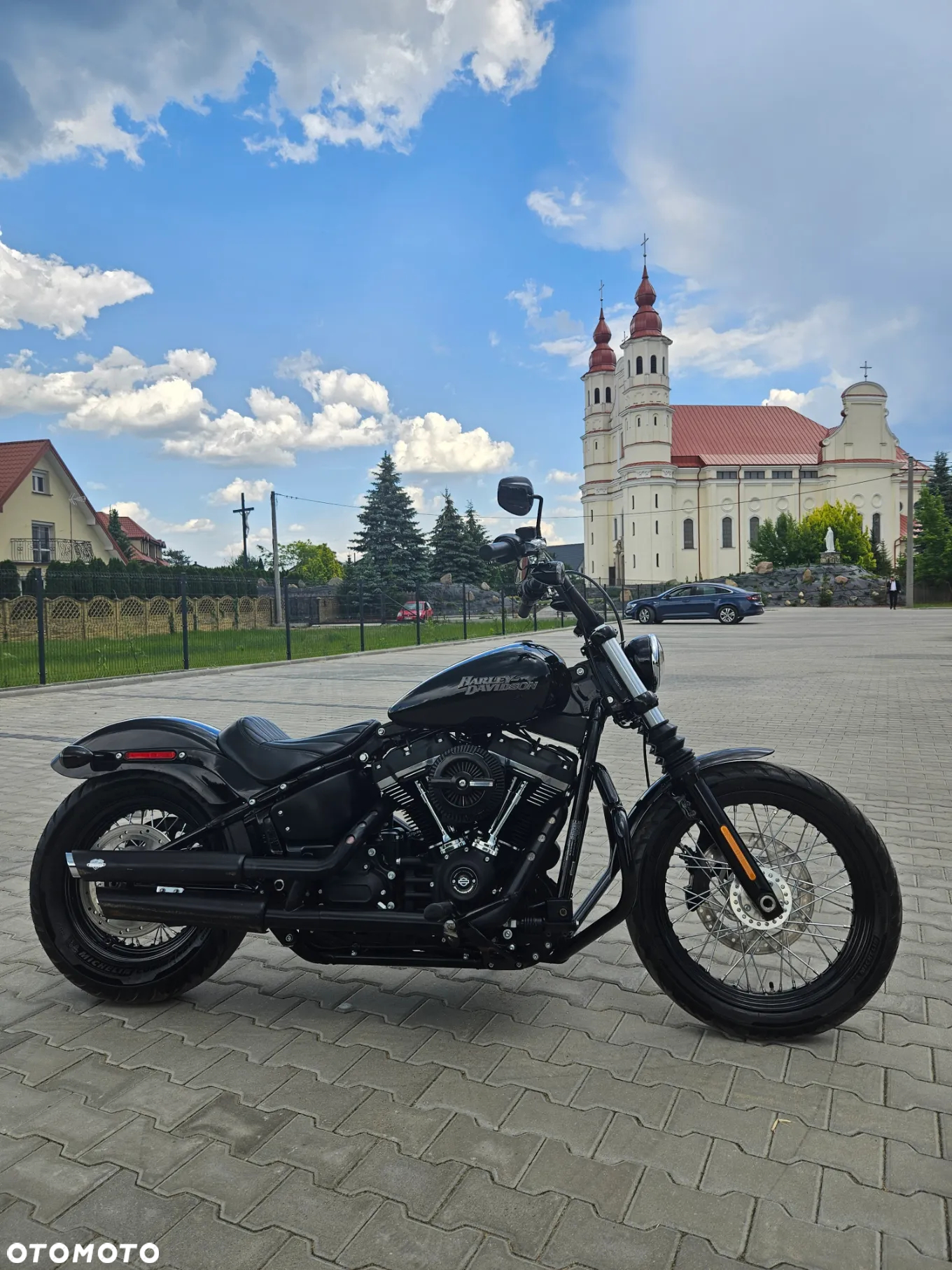 Harley-Davidson Softail Street Bob - 12