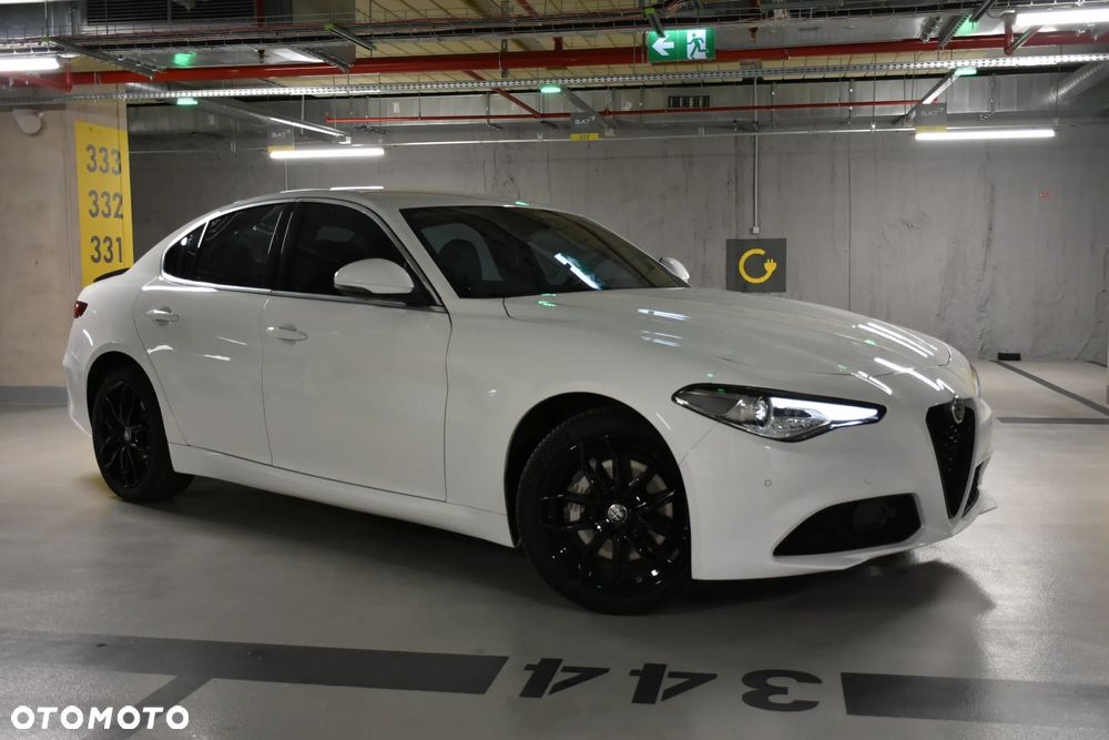 Alfa Romeo Giulia - 4
