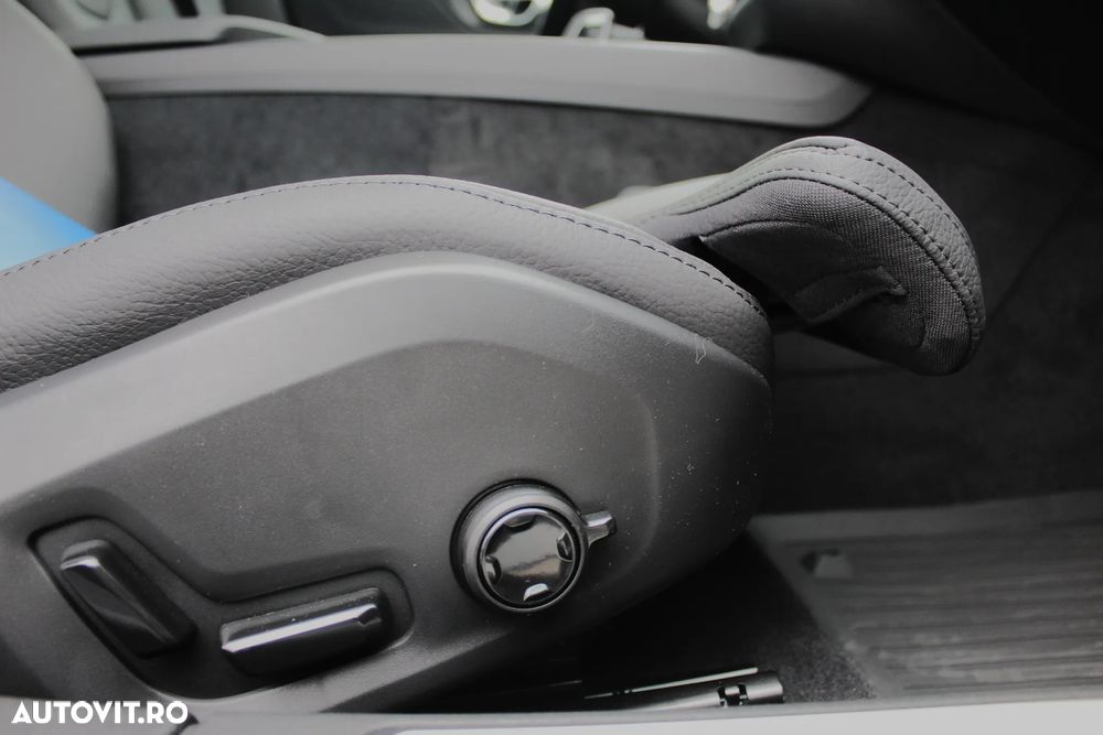 Volvo V60 B4 B DKG Plus Dark - 39