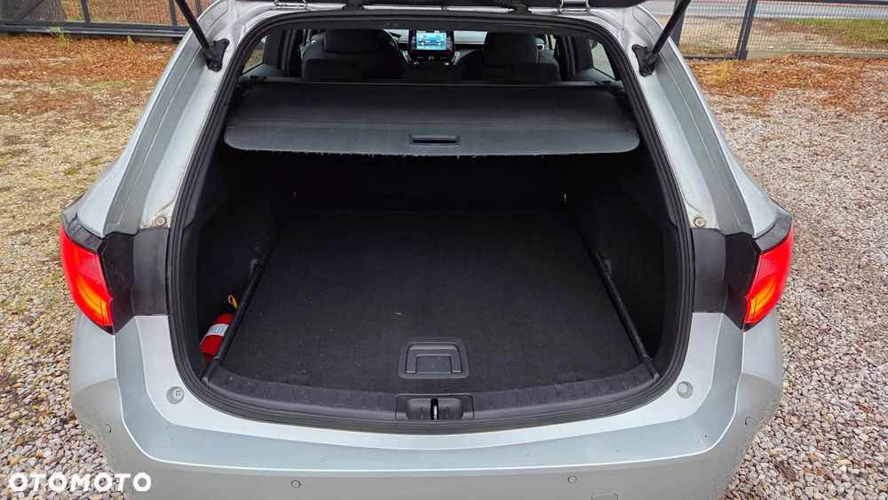 Toyota Corolla 1.8 Hybrid Executive - 18