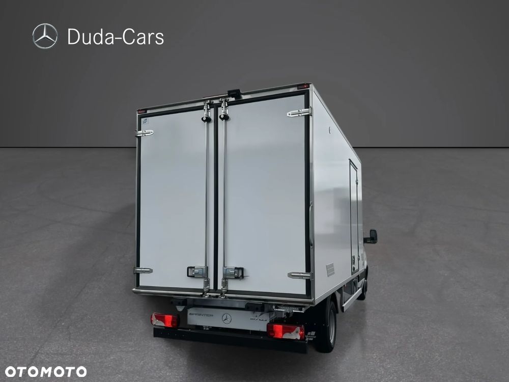 Mercedes-Benz Sprinter - 4