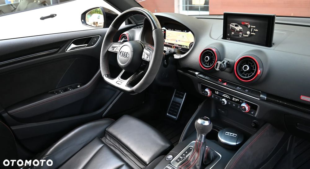 Audi RS3 Sportback - 28