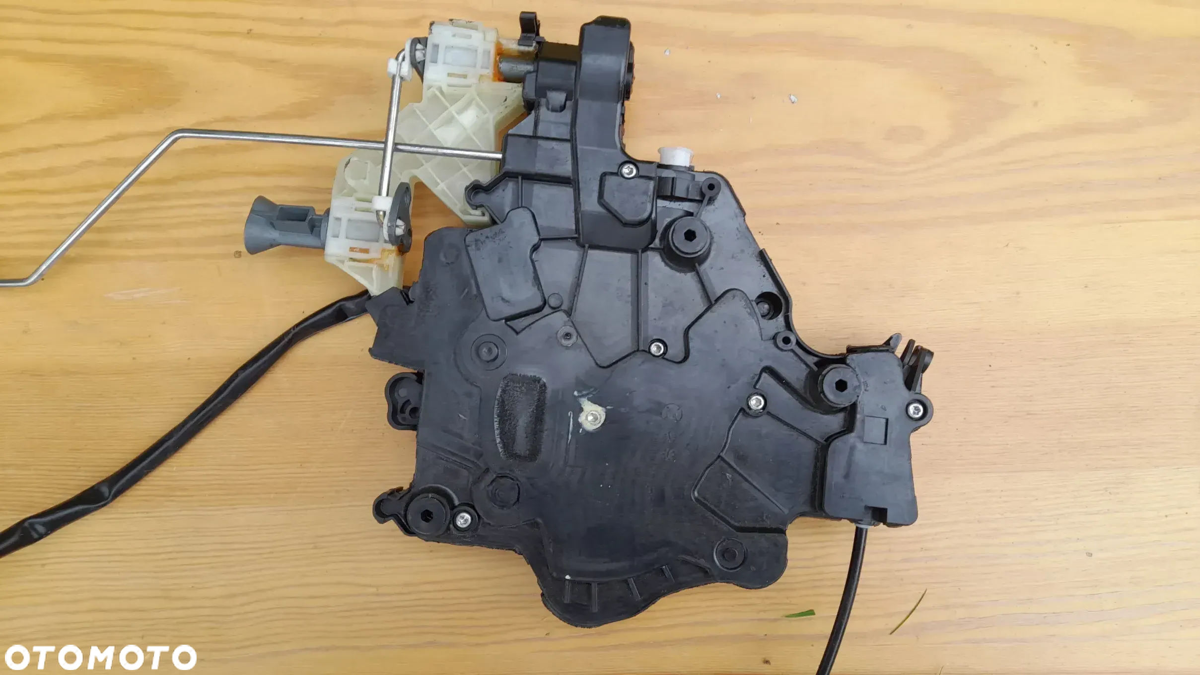 VW CADDY ZAMEK DRZWI  PRZESUWNYCH PRAWYCH 2K5843654C - 3