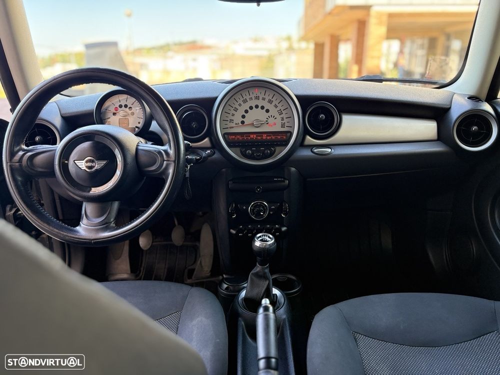 MINI 3 Portas Cooper D - 8