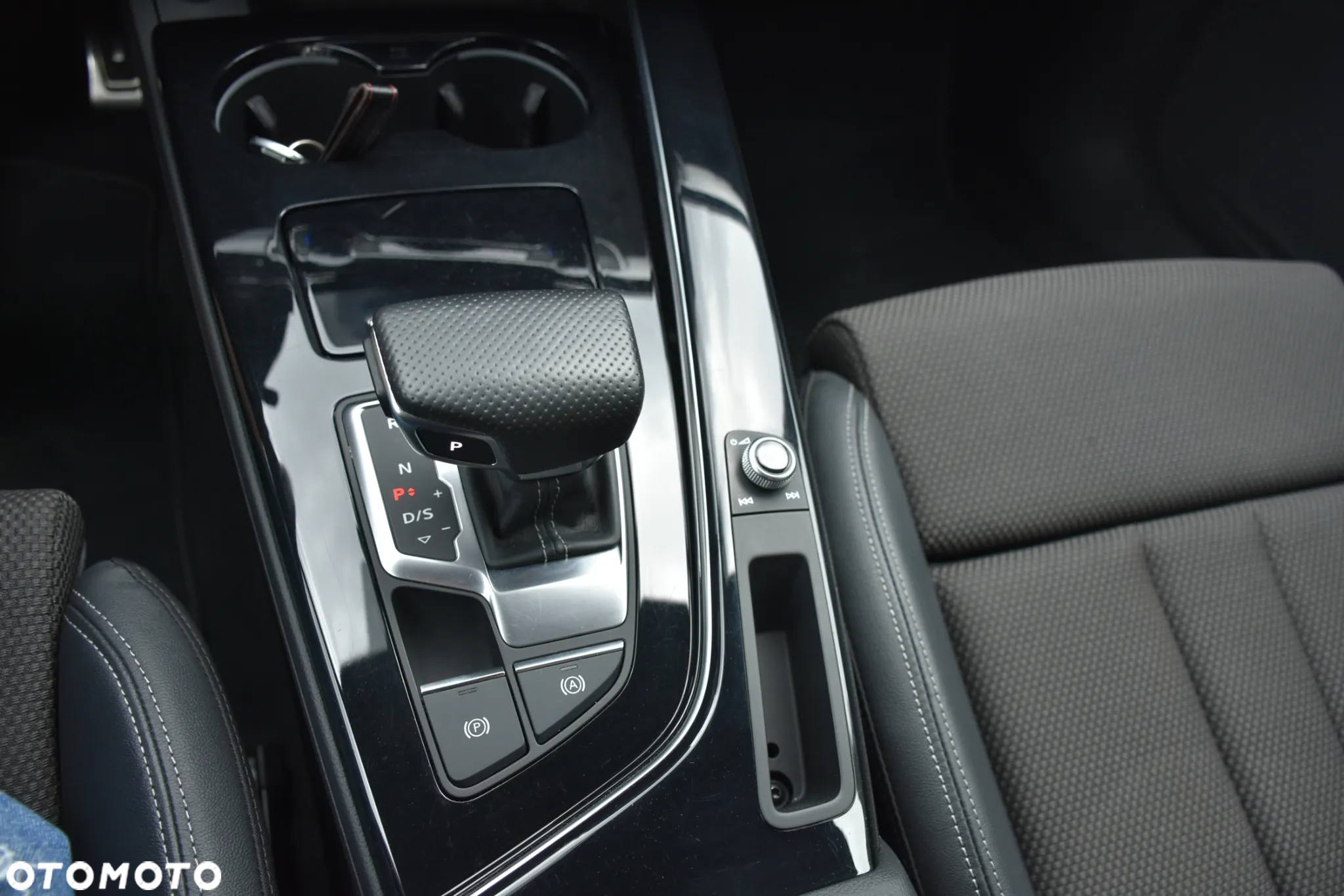 Audi A4 ver-avant-35-tdi-s-tronic-s-line - 24