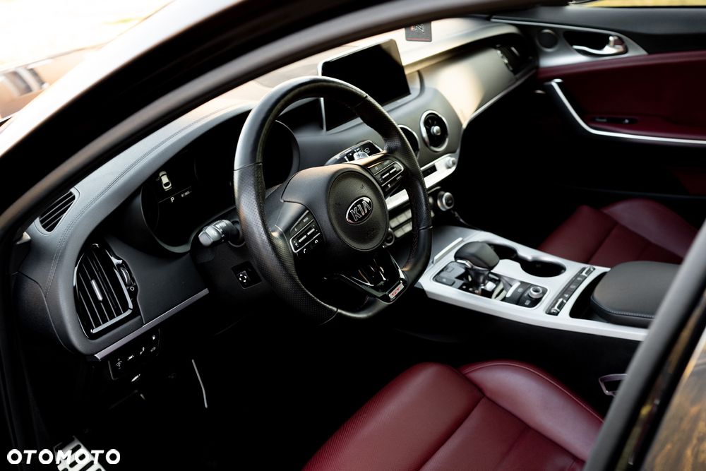 Kia Stinger 3.3 T-GDI V6 GT AWD - 22