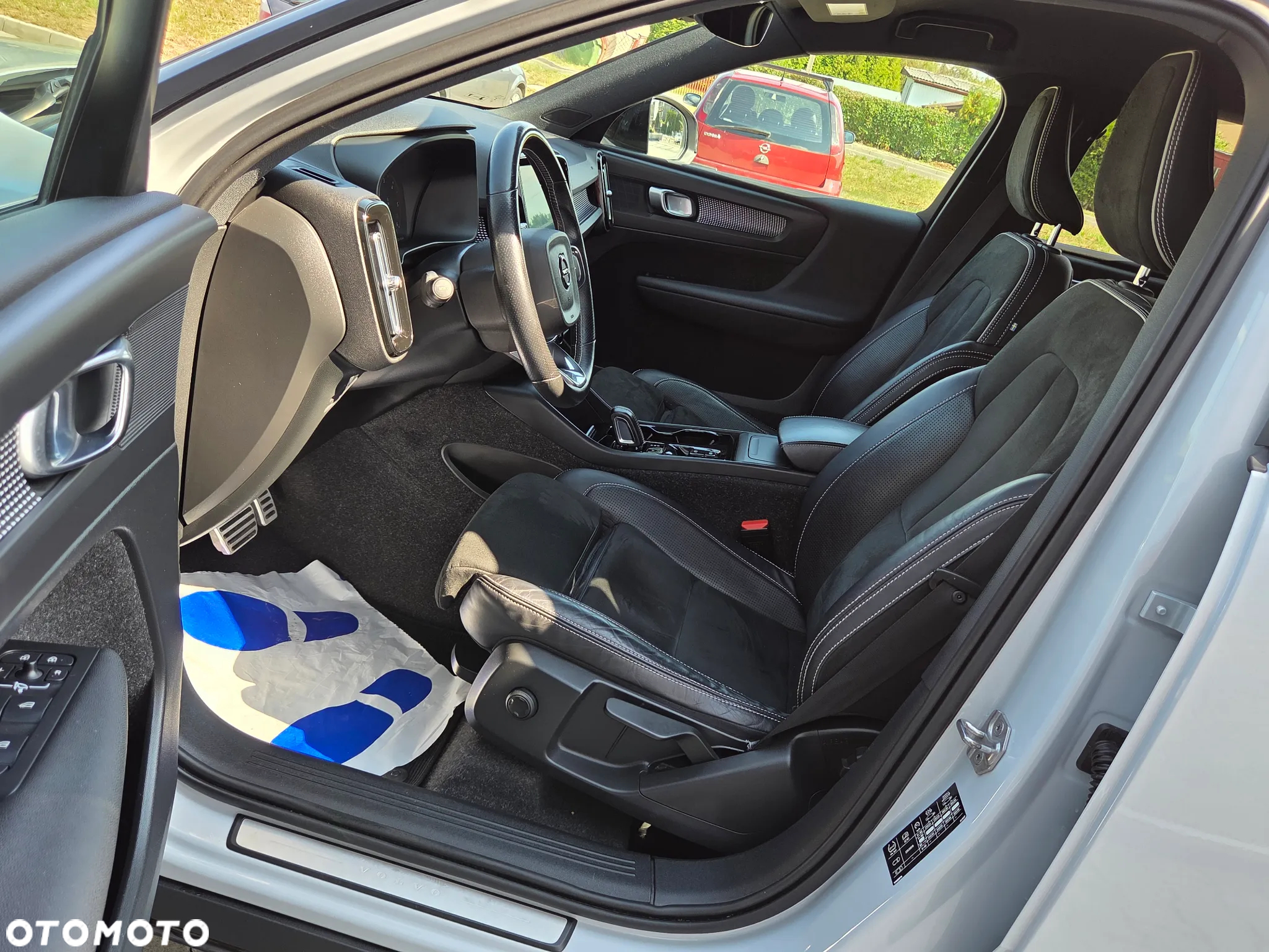 Volvo XC 40 D3 AWD R-Design - 28