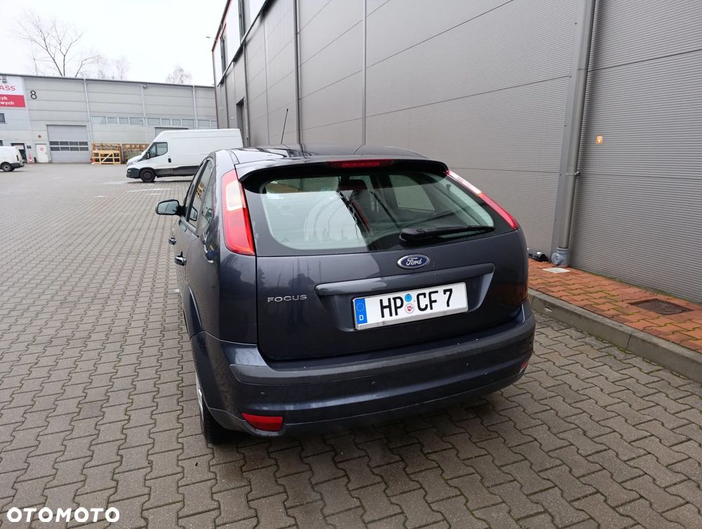 Ford Focus 1.6 16V Fun X - 10