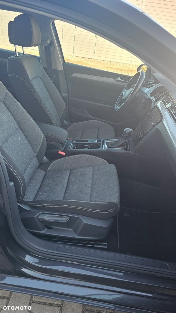 Volkswagen Passat 2.0 TDI SCR Style DSG - 26