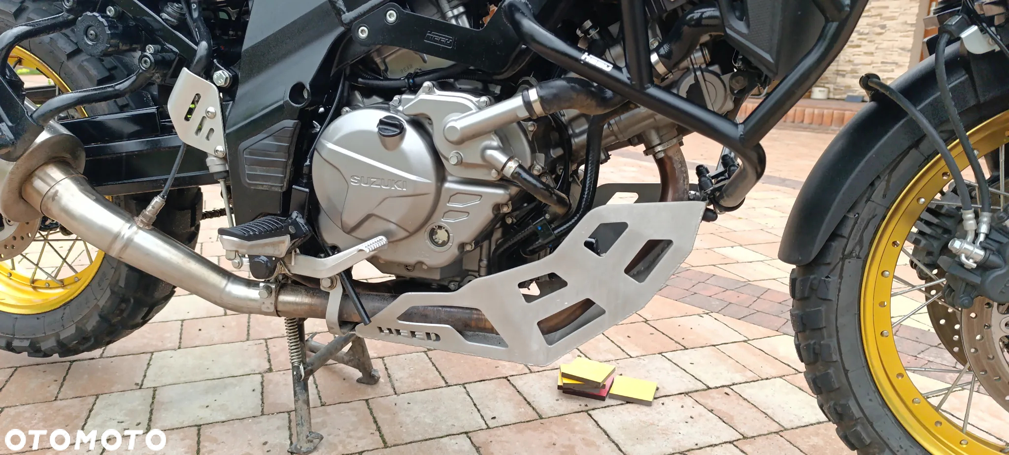 Suzuki V-STROM - 27