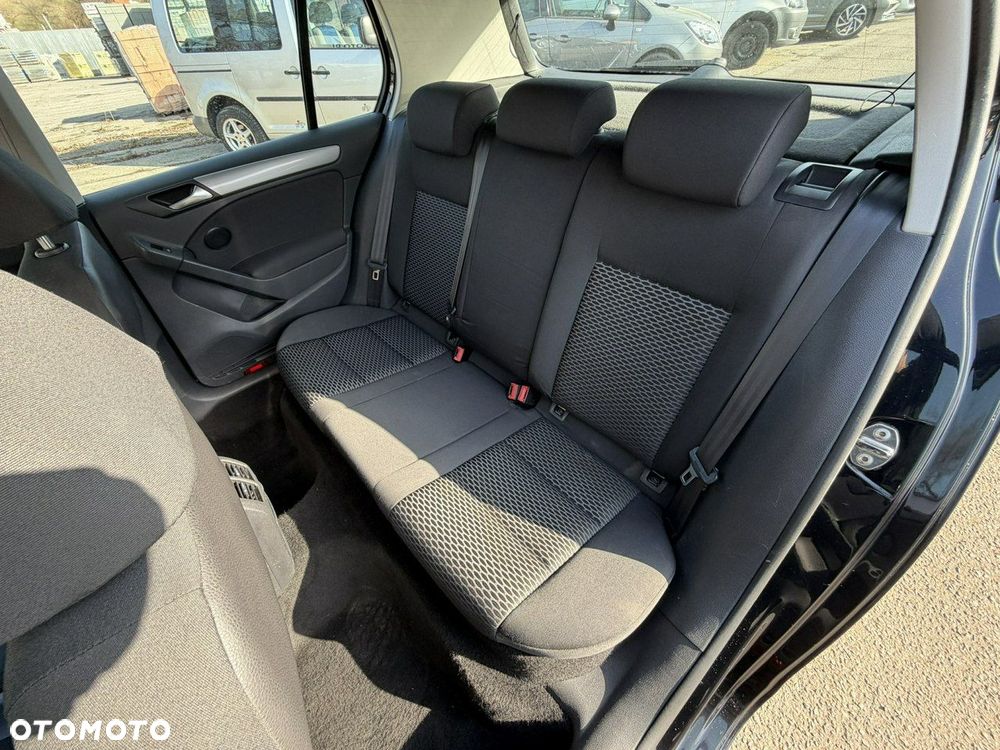 Volkswagen Golf - 23