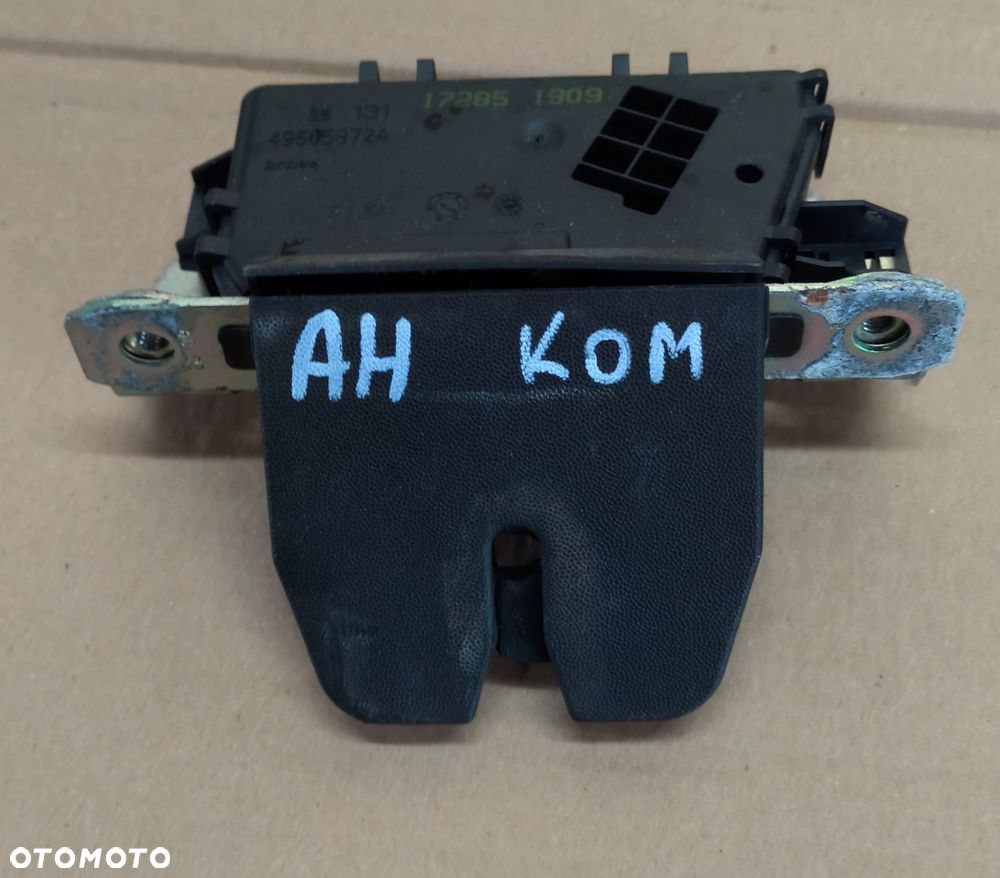 Astra H zamek klapy tylnej tył kombi lift Opel ~~ - 1