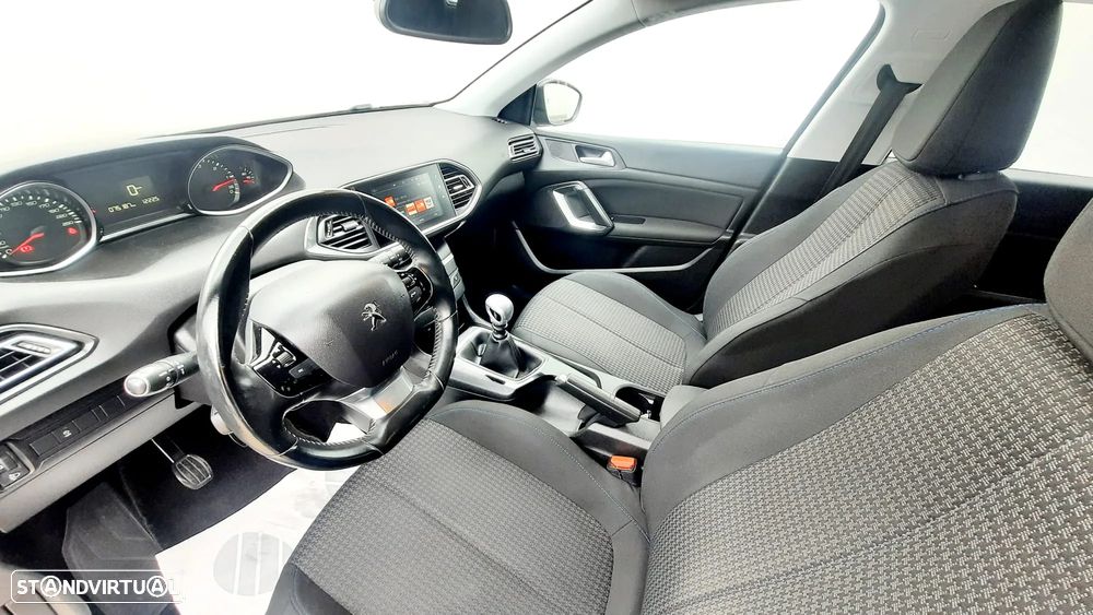 Peugeot 308 SW 1.5 BlueHDi Style - 24