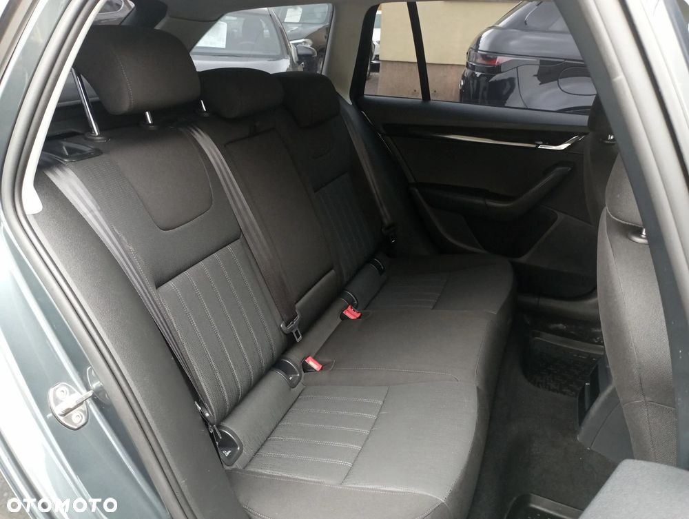 Skoda Octavia 1.6 TDI Ambition DSG - 10