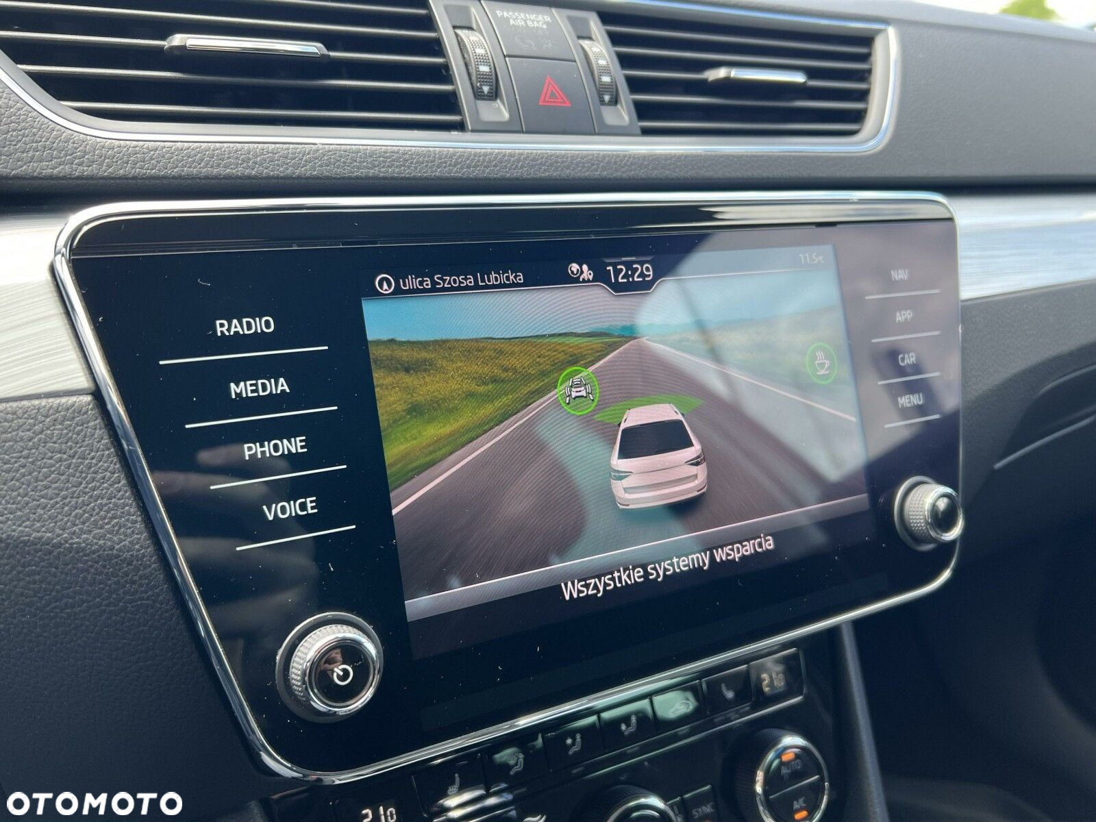 Skoda Superb 1.5 TSI Ambition DSG - 28
