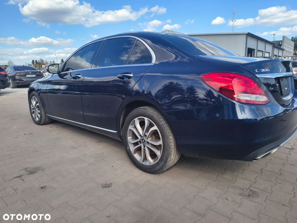 Mercedes-Benz Klasa C 300 4MATIC 9G-TRONIC - 2