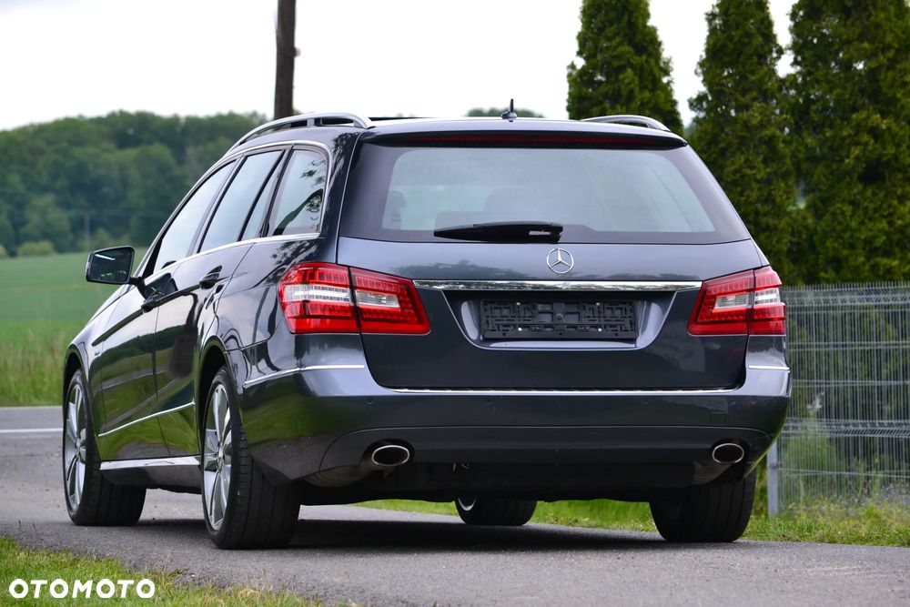 Mercedes-Benz Klasa E 350 CDI DPF BlueEFFICIENCY 7G-TRONIC Elegance - 11