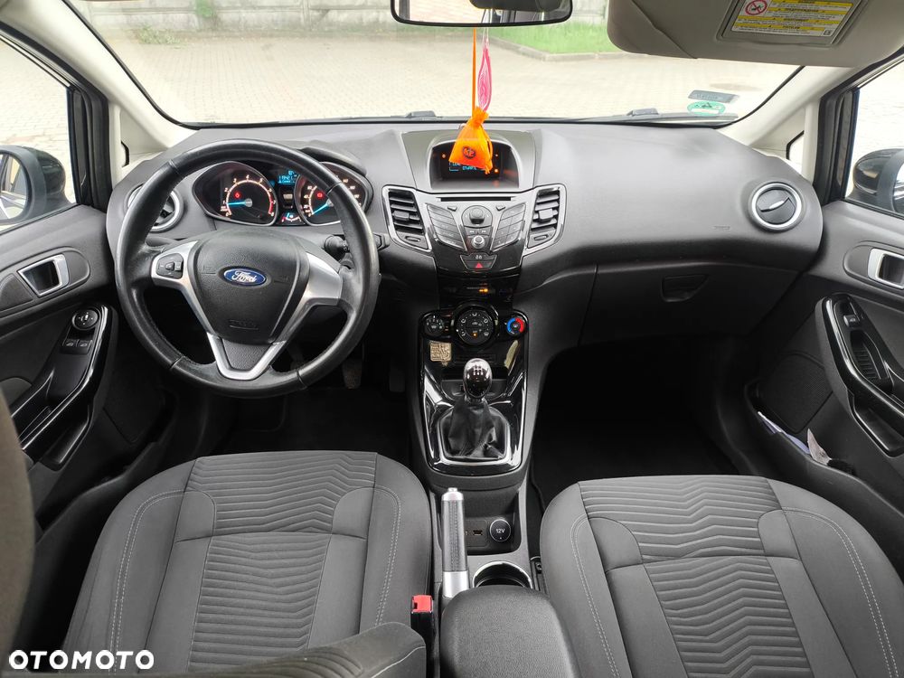 Ford Fiesta 1.25 Titanium X - 29