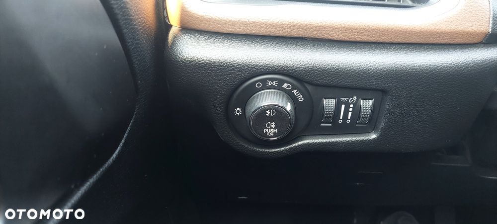 Chrysler Pacifica - 23