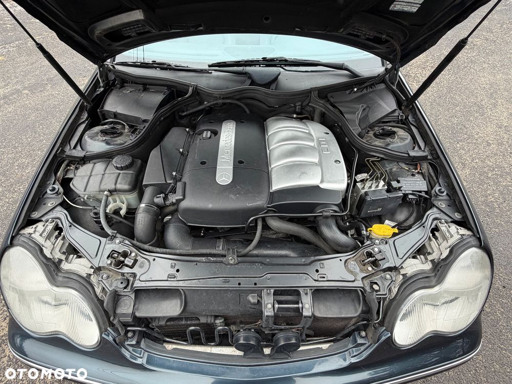 Mercedes-Benz Klasa C 220 T CDI Avantgarde - 32