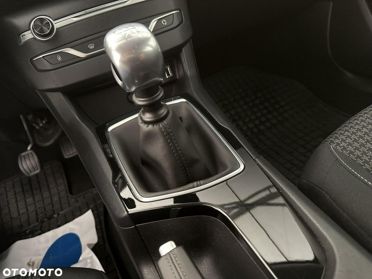 Peugeot 308 - 16