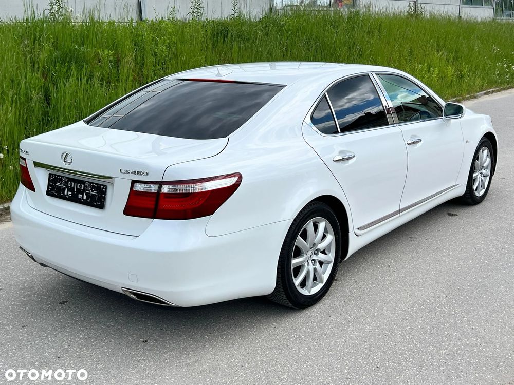 Lexus LS - 12