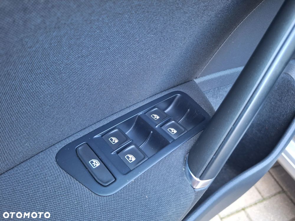 Volkswagen Golf 2.0 TDI BlueMotion Technology Allstar - 11