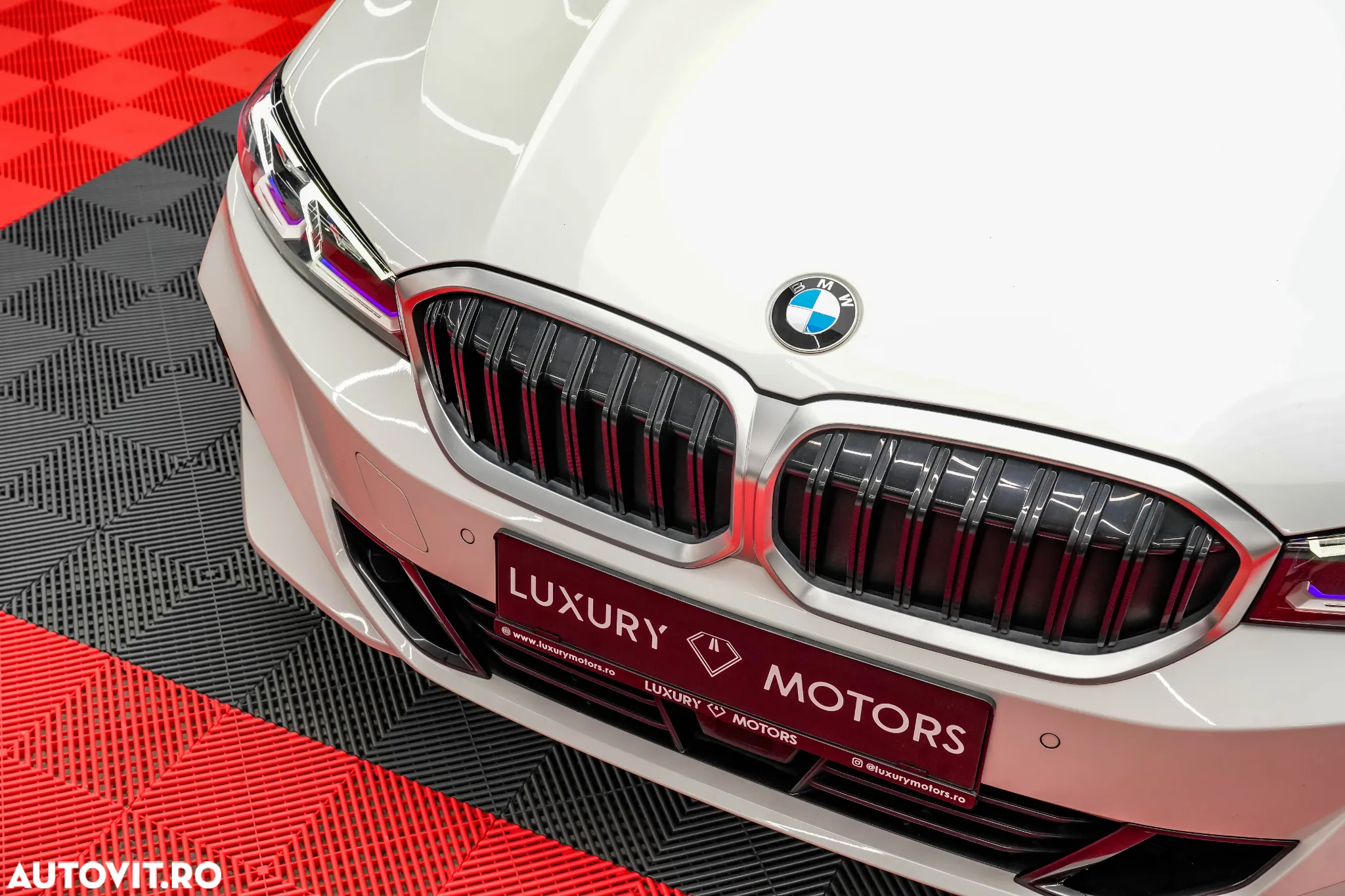 BMW Seria 3 318d Touring Aut. M Sport - 19