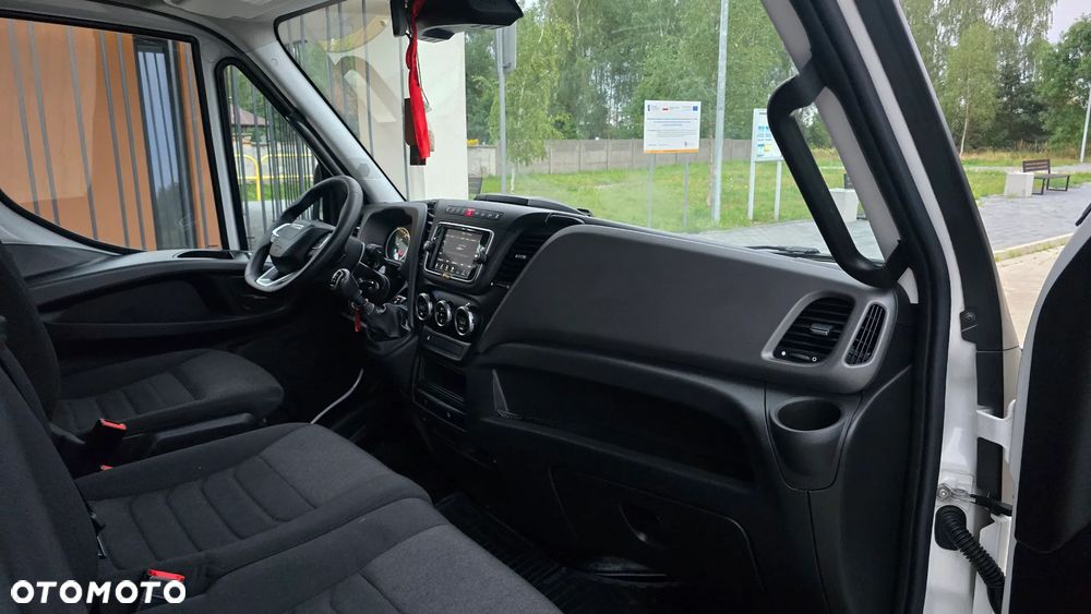 Iveco ❗️❗️DAILY 3.0 180KM 35S18 ❗️❗️ZABUDOWA JEGGER 10 PALET / KONTENER 5M / PODUSZKI PNEUMATYCZNE / SKRZYNIA MANUALNA / NAWIGACJA / TEMPOMAT ADAPTACYJNY / KABINA SYPIALNIANA / LEKKI KONTENER / WERSJA WZMOCNIONA / SALON POLSKA / FULL LED / RAMA / MAKSYMALNA OPCJA WYPOSAŻENIA❗❗ STAN - JAK NOWY ❗️ - 35