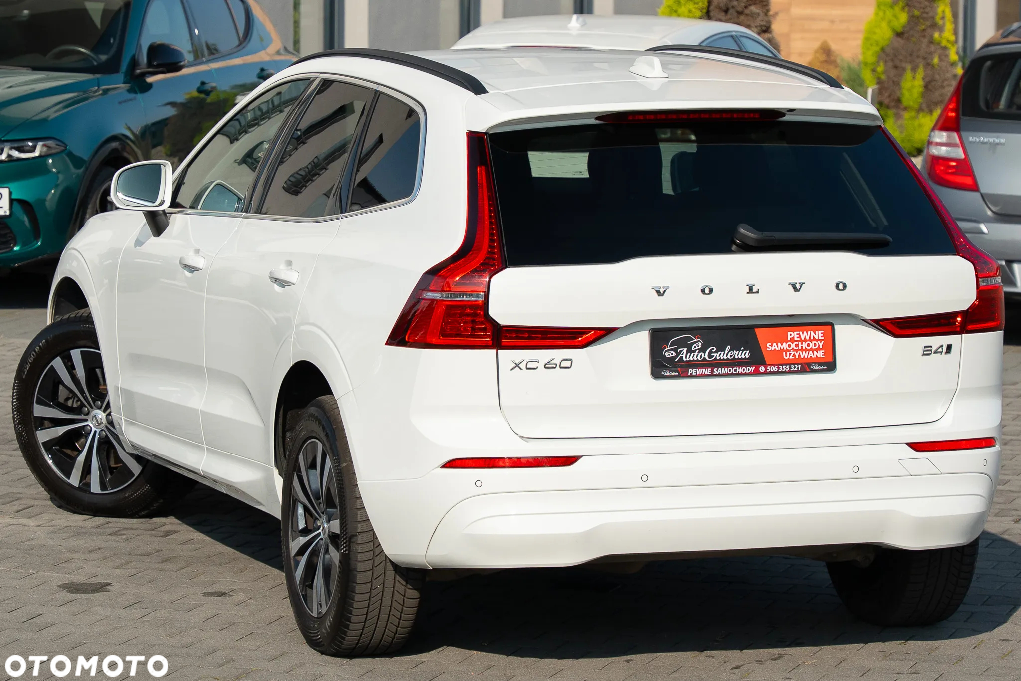 Volvo XC 60 B4 D AWD Geartronic Momentum Pro - 14