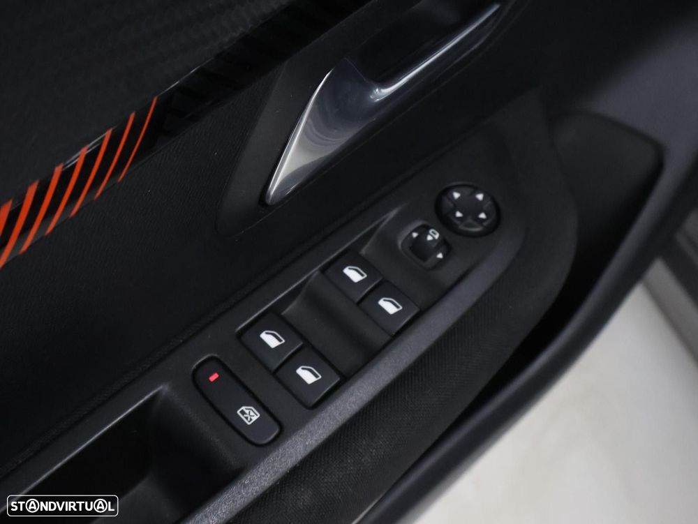 Peugeot 208 1.2 PureTech Active Pack - 11
