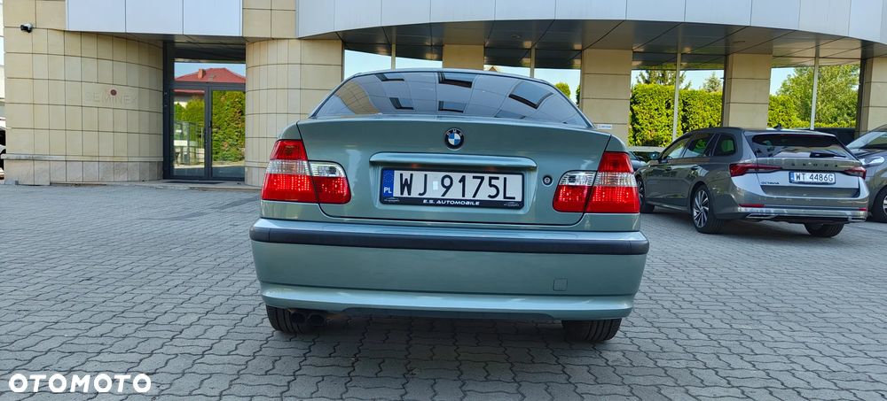 BMW Seria 3 320i - 5