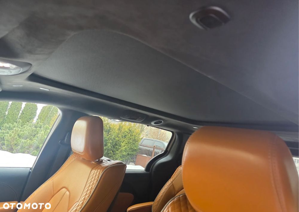 Chrysler Pacifica - 25