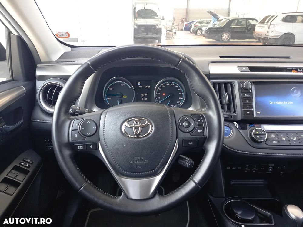 Toyota RAV4 - 12