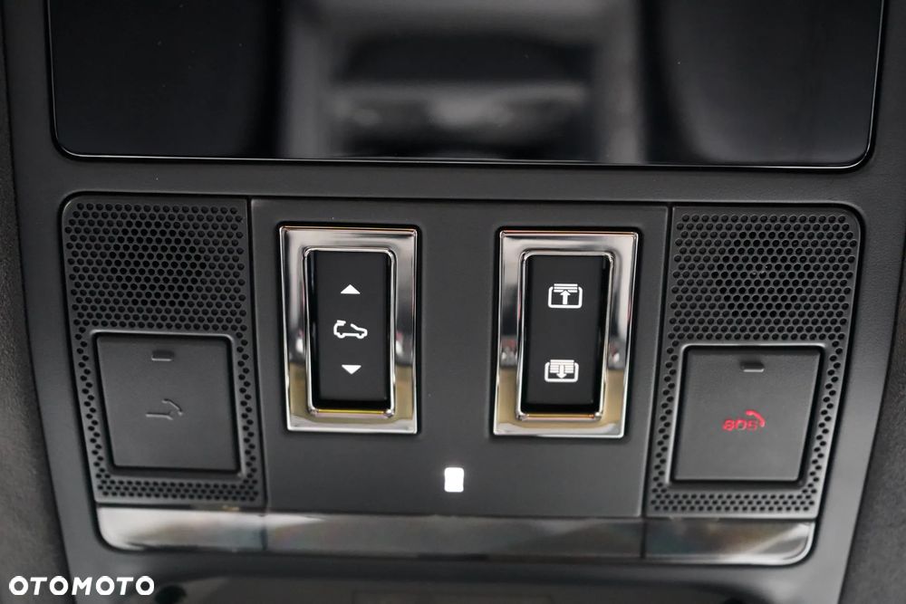 Land Rover Defender 4.4 P540 V8 Octa Black - 25