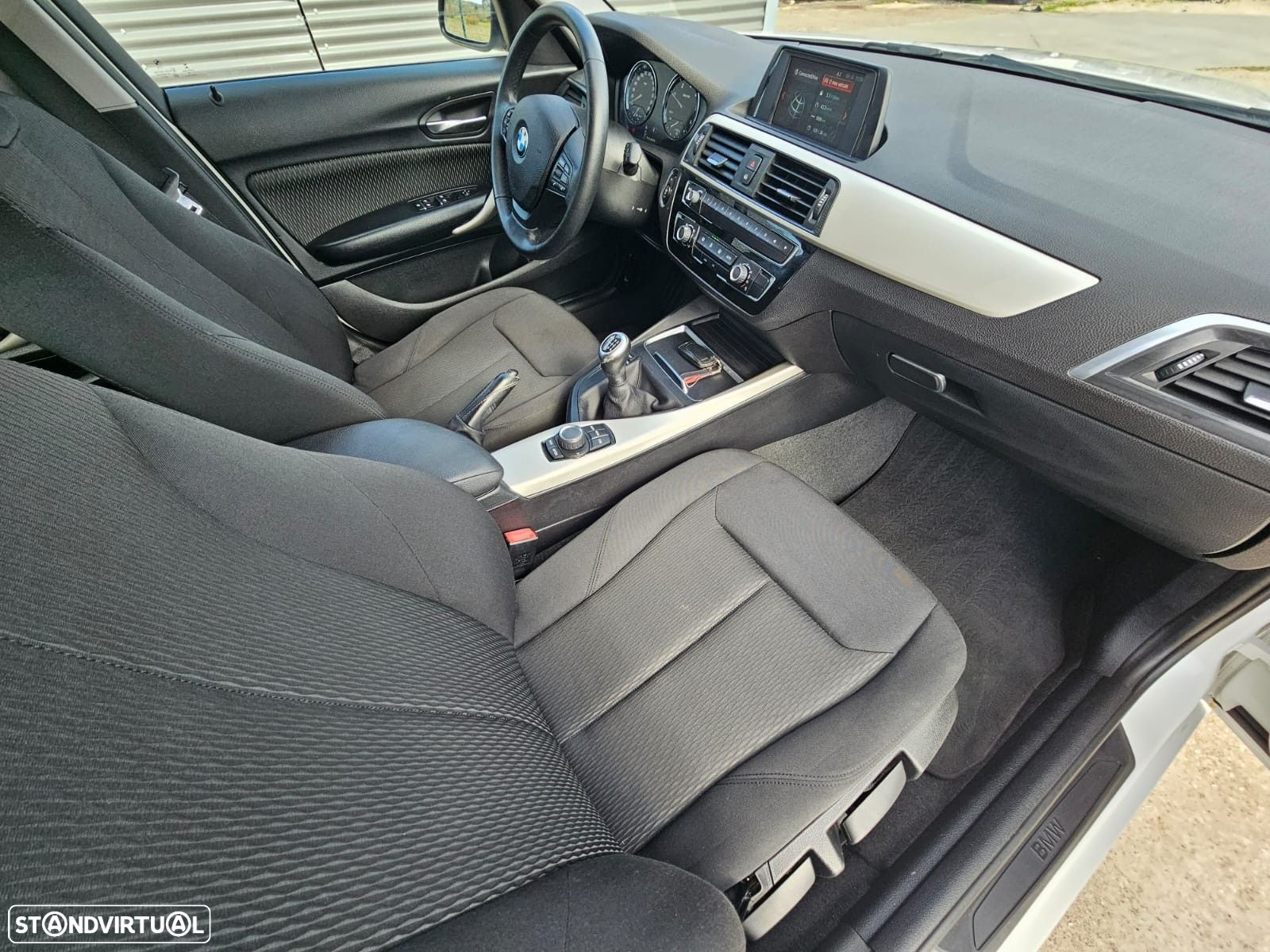 BMW 116 d Line Urban - 25