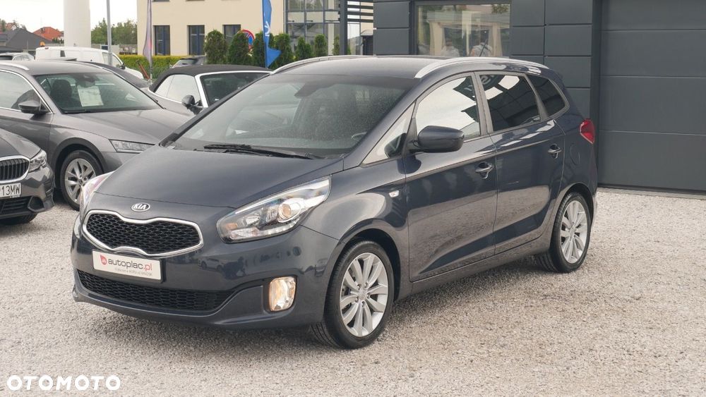 Kia Carens - 4
