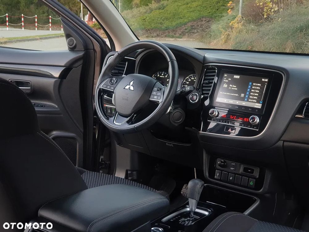 Mitsubishi Outlander 2.0 Instyle Navi 4WD CVT - 30