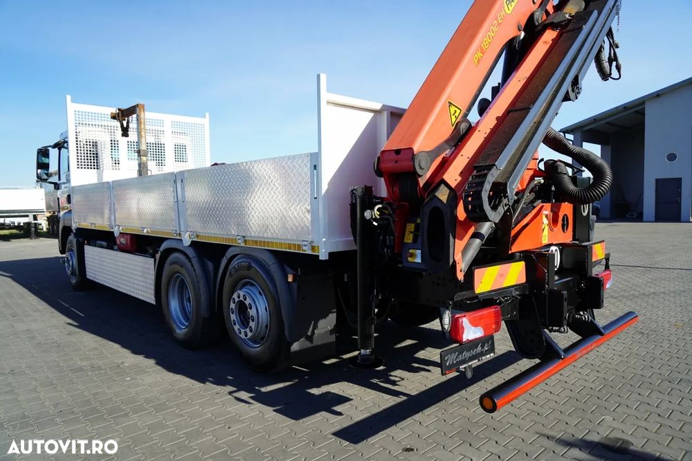 MAN / 6.6 M CAROSERIE + CUPTOR PALFINGER PK 18002-EH B / MAX. CAPACITATE DE RIDICARE: 6.000 KG / FURCĂ PENTRU PALEȚI / COMANDĂ RADIO / ROTATOARE / PODEA REZISTENTĂ - 15