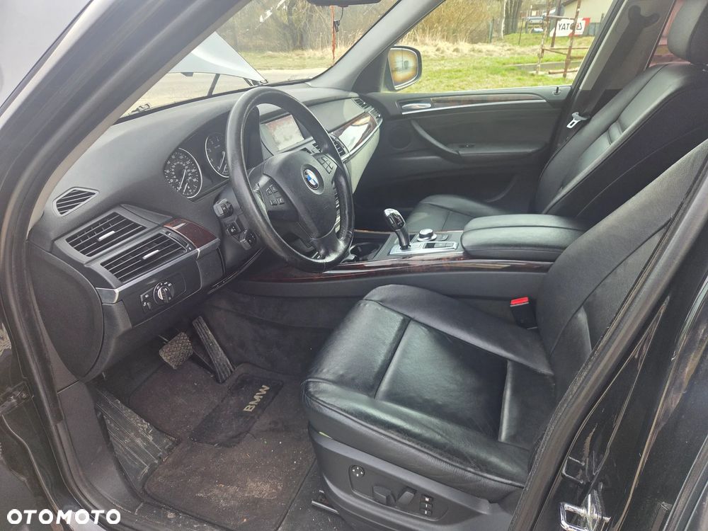 BMW X5 xDrive48i - 18