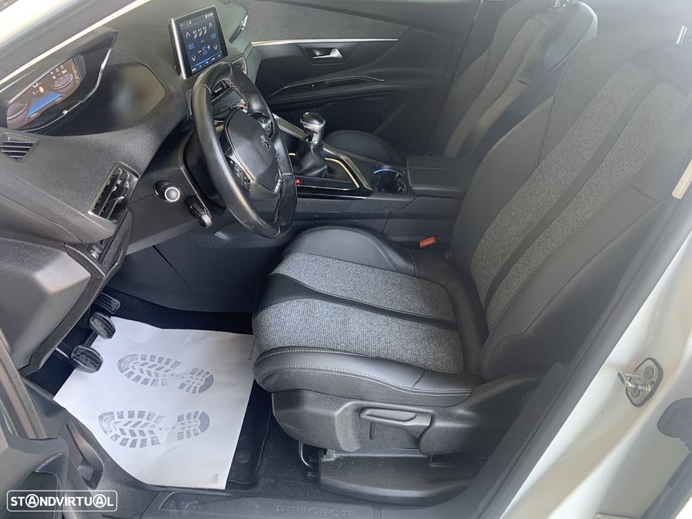 Peugeot 3008 1.2 PureTech Allure Pack — fotografia 5