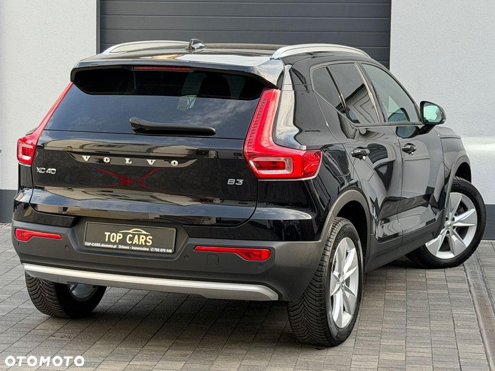 Volvo XC 40 B3 B DKG Plus Black Edition - 31