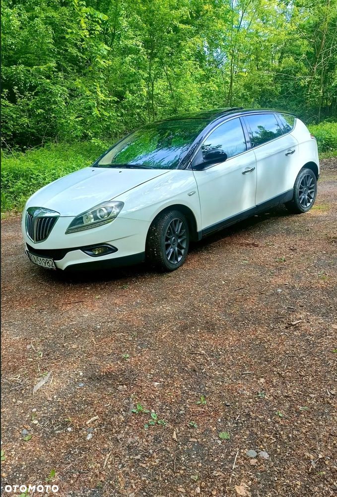 Lancia Delta 1.6 MJ S by Momo - 1