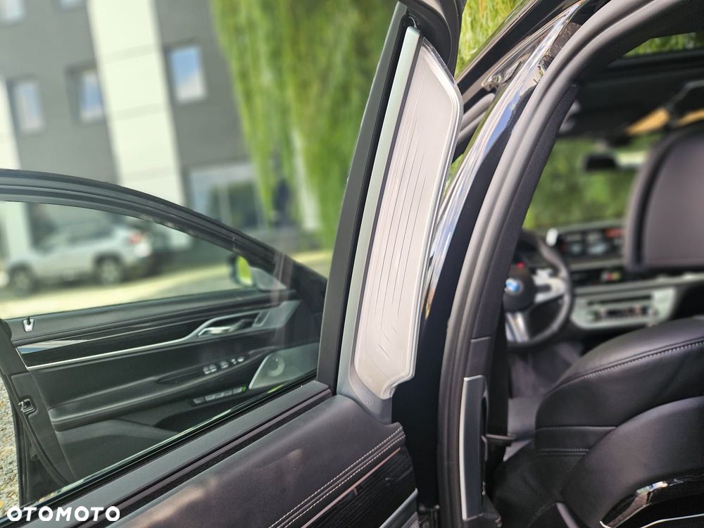 BMW Seria 7 750Ld xDrive - 22