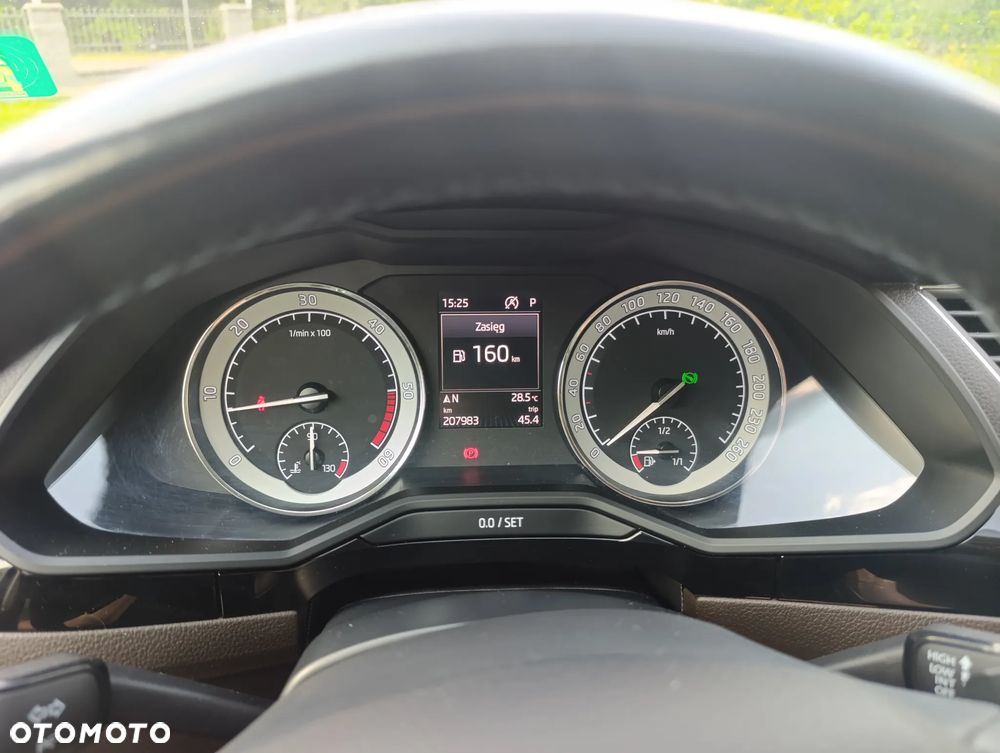 Skoda Superb 2.0 TDI DSG L&K - 5