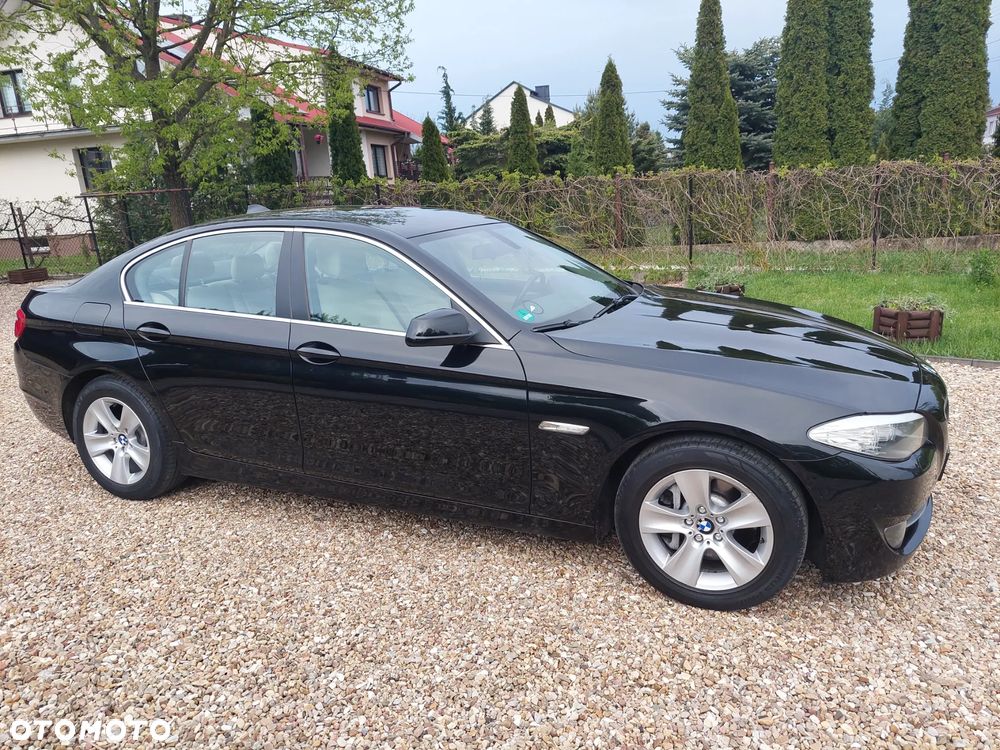 BMW Seria 5 528i Sport-Aut - 16