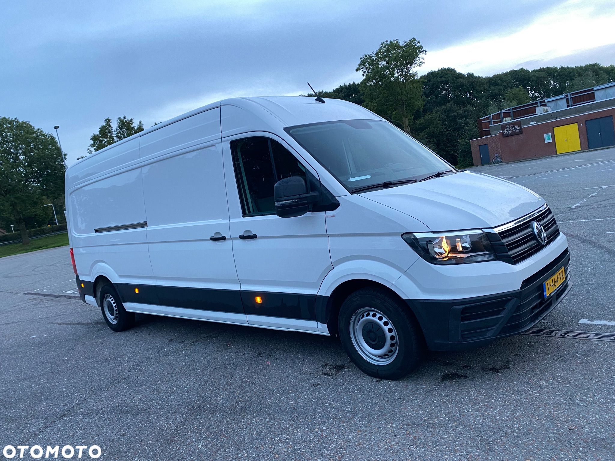 Volkswagen Crafter - 1