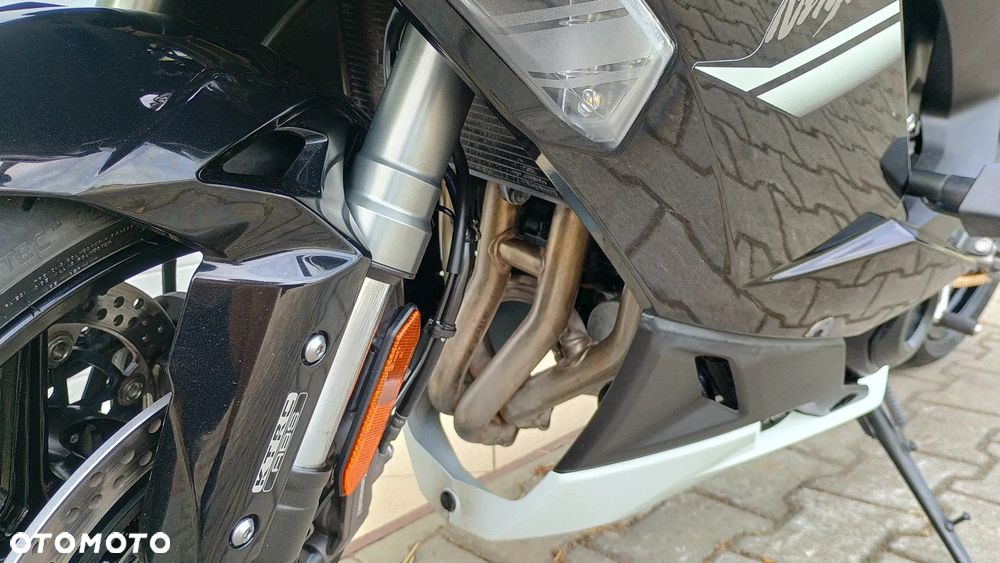 Kawasaki Ninja 1000 SX - 13